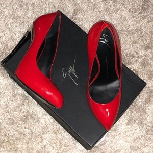 Giuseppe Zanotti patent leather pump!!!